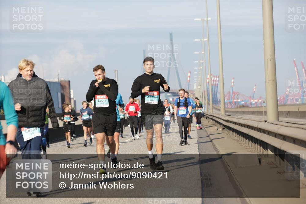 03.10.2025 - Köhlbrandbrückenlauf Jannik Wohlers http://msf.ph/oto/9090421 03.10.2025 09:58:59 Position 3 1372, 3206, 3207 meine-sportfotos.de