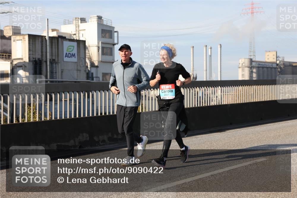 03.10.2025 - Köhlbrandbrückenlauf Lena Gebhardt http://msf.ph/oto/9090422 03.10.2025 10:07:33 Position 2 2557 meine-sportfotos.de
