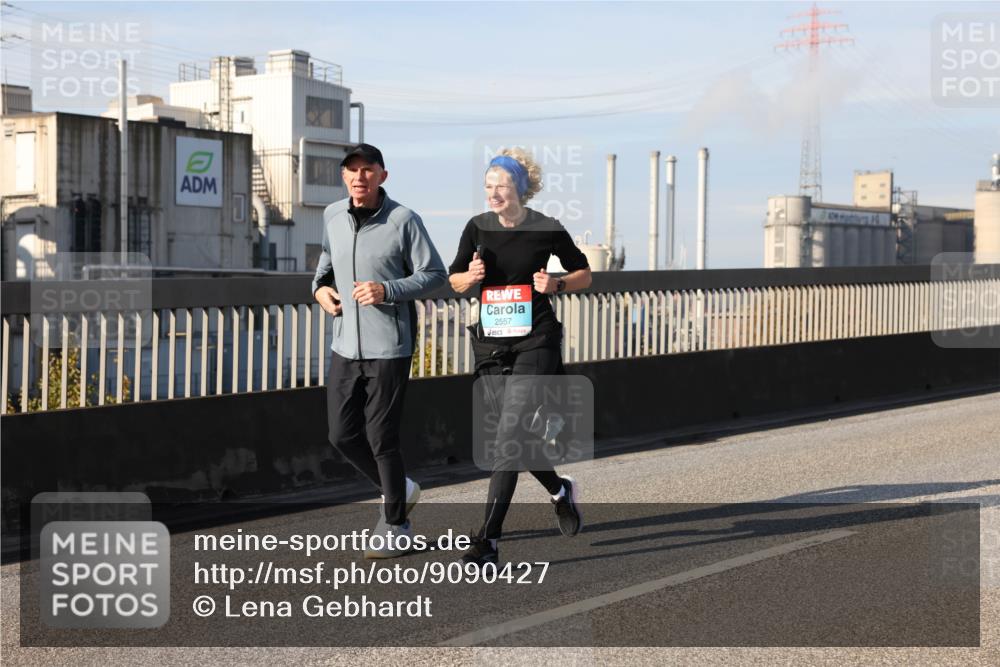 03.10.2025 - Köhlbrandbrückenlauf Lena Gebhardt http://msf.ph/oto/9090427 03.10.2025 10:07:33 Position 2 2557 meine-sportfotos.de