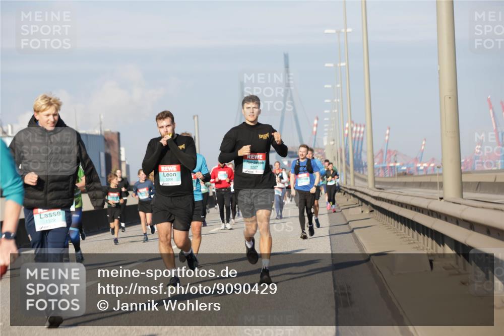 03.10.2025 - Köhlbrandbrückenlauf Jannik Wohlers http://msf.ph/oto/9090429 03.10.2025 09:59:00 Position 3 1372, 3206, 3207 meine-sportfotos.de