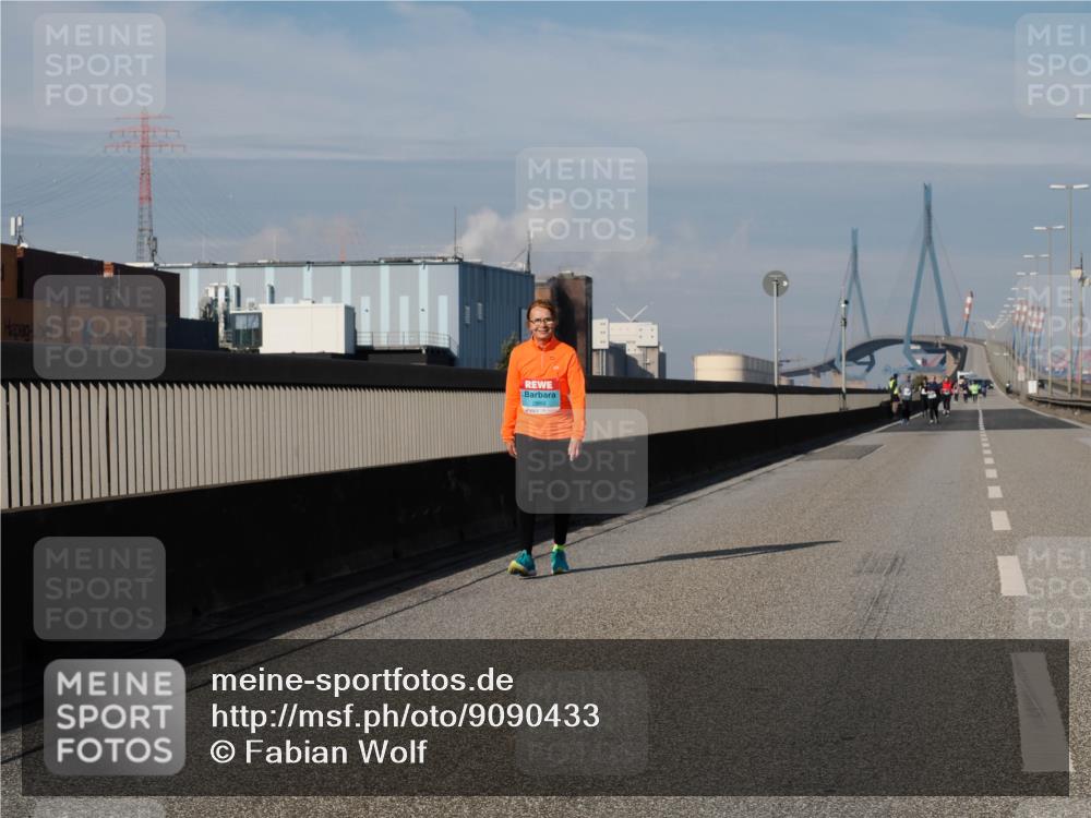 03.10.2025 - Köhlbrandbrückenlauf Fabian Wolf http://msf.ph/oto/9090433 03.10.2025 10:26:08 Position 3  meine-sportfotos.de