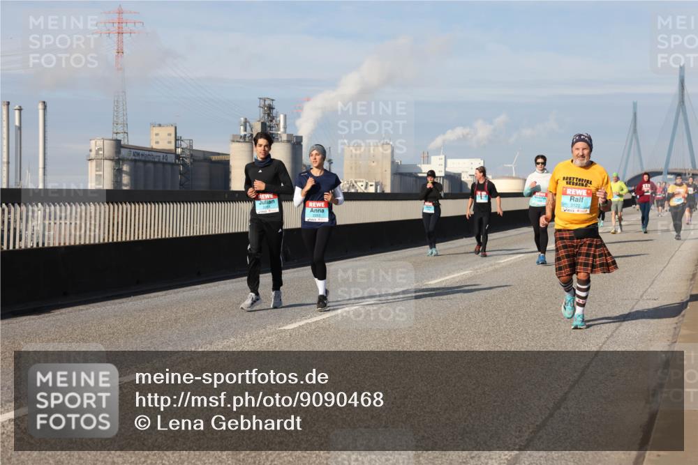 03.10.2025 - Köhlbrandbrückenlauf Lena Gebhardt http://msf.ph/oto/9090468 03.10.2025 10:07:35 Position 2 2263, 3122 meine-sportfotos.de
