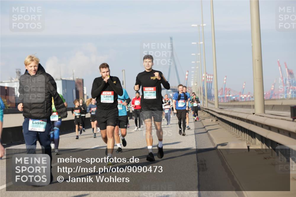 03.10.2025 - Köhlbrandbrückenlauf Jannik Wohlers http://msf.ph/oto/9090473 03.10.2025 09:59:00 Position 3 1372, 3206, 3207 meine-sportfotos.de