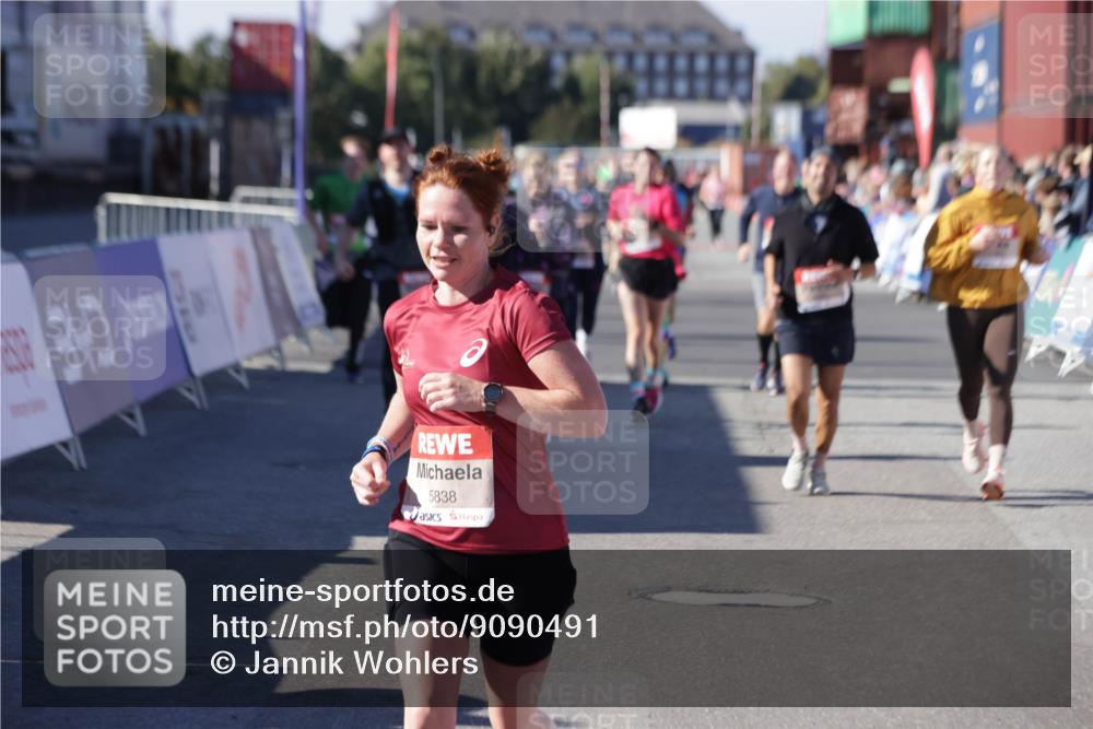 03.10.2025 - Köhlbrandbrückenlauf Jannik Wohlers http://msf.ph/oto/9090491 03.10.2025 13:19:37 Ziel 4691, 4971, 4981, 5009, 5148, 5405, 5578, 5647, 5648, 5650, 5838, 5931, 5975, 6382, 6383, 6600, 6753, 6776 meine-sportfotos.de