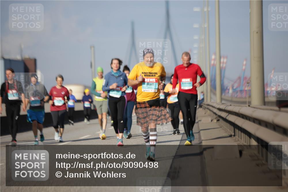 03.10.2025 - Köhlbrandbrückenlauf Jannik Wohlers http://msf.ph/oto/9090498 03.10.2025 10:10:26 Position 3 3122 meine-sportfotos.de