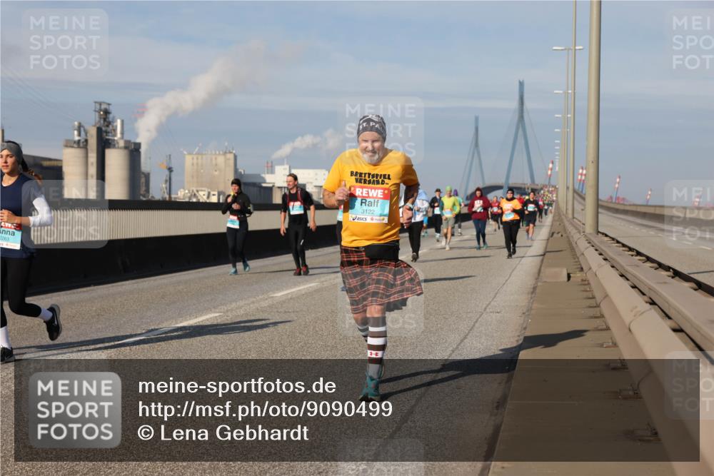 03.10.2025 - Köhlbrandbrückenlauf Lena Gebhardt http://msf.ph/oto/9090499 03.10.2025 10:07:36 Position 2 2263, 3122 meine-sportfotos.de