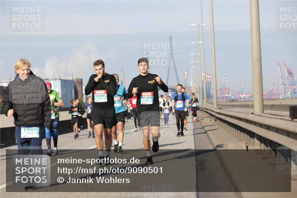 03.10.2025 - Köhlbrandbrückenlauf Jannik Wohlers http://msf.ph/oto/9090501 03.10.2025 09:59:00 Position 3 1372, 3206, 229, 3207 meine-sportfotos.de