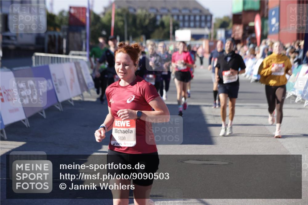 03.10.2025 - Köhlbrandbrückenlauf Jannik Wohlers http://msf.ph/oto/9090503 03.10.2025 13:19:37 Ziel 4691, 4971, 4981, 5009, 5148, 5405, 5578, 5647, 5648, 5650, 5838, 5931, 5975, 6382, 6383, 6600, 6753, 6776 meine-sportfotos.de