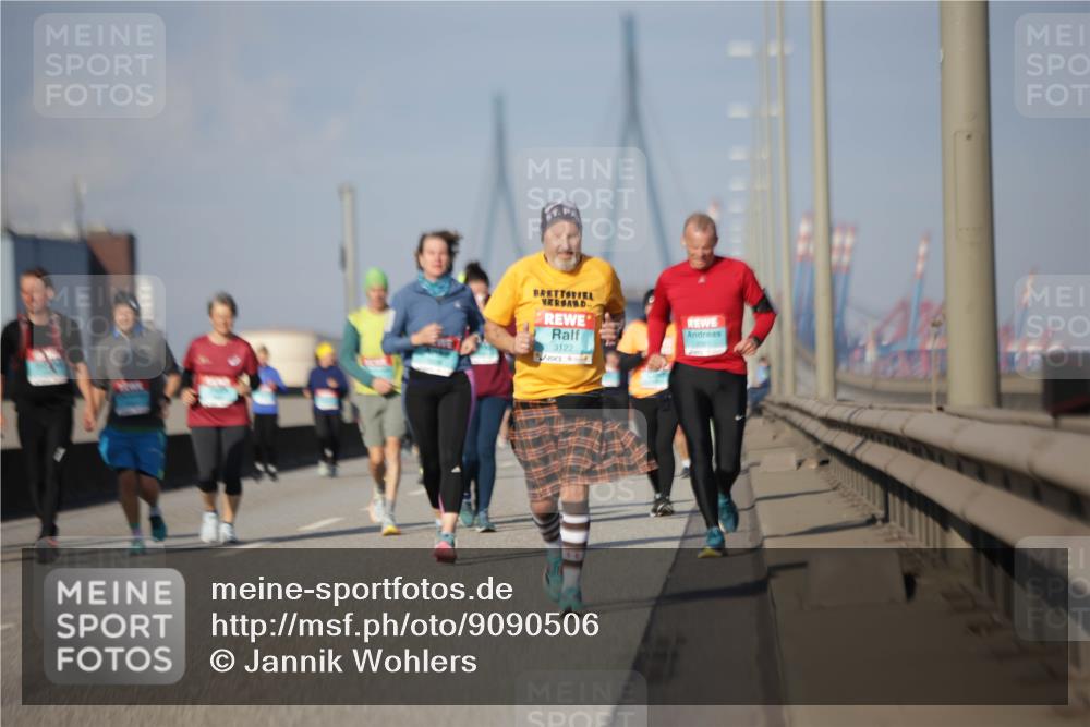 03.10.2025 - Köhlbrandbrückenlauf Jannik Wohlers http://msf.ph/oto/9090506 03.10.2025 10:10:26 Position 3 3122 meine-sportfotos.de