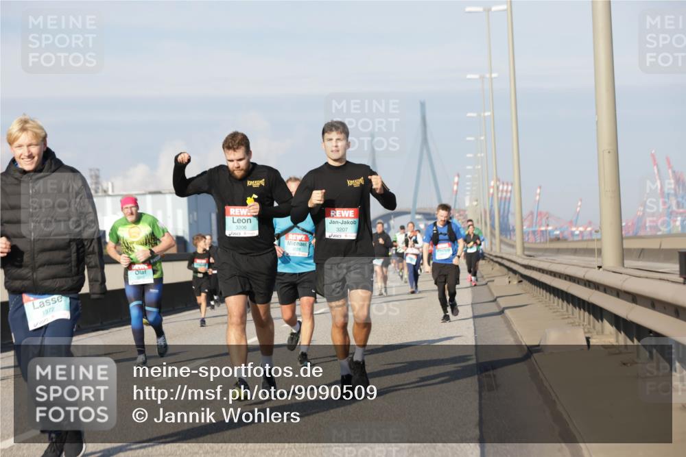 03.10.2025 - Köhlbrandbrückenlauf Jannik Wohlers http://msf.ph/oto/9090509 03.10.2025 09:59:01 Position 3 1372, 3206, 3207 meine-sportfotos.de