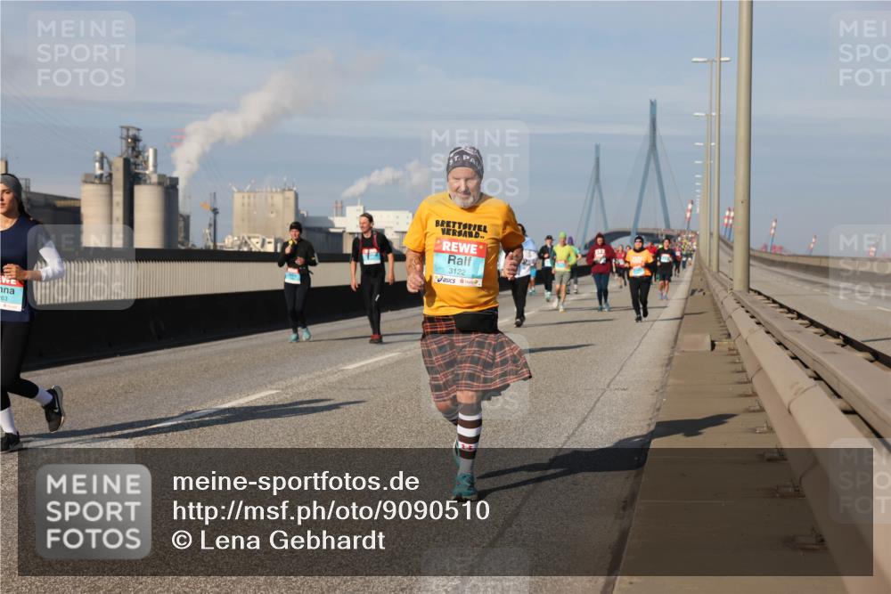 03.10.2025 - Köhlbrandbrückenlauf Lena Gebhardt http://msf.ph/oto/9090510 03.10.2025 10:07:36 Position 2 63, 3122 meine-sportfotos.de