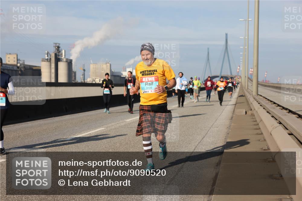 03.10.2025 - Köhlbrandbrückenlauf Lena Gebhardt http://msf.ph/oto/9090520 03.10.2025 10:07:37 Position 2 3122 meine-sportfotos.de