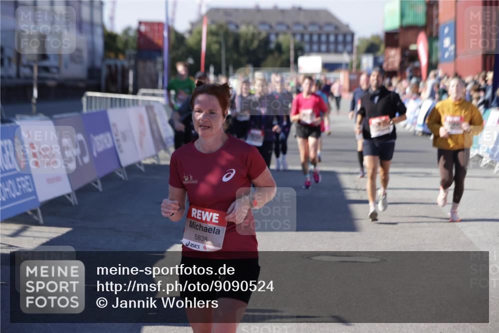 03.10.2025 - Köhlbrandbrückenlauf Jannik Wohlers http://msf.ph/oto/9090524 03.10.2025 13:19:37 Ziel 4691, 4971, 4981, 5009, 5148, 5405, 5578, 5647, 5648, 5650, 5838, 5931, 5975, 6382, 6383, 6600, 6753, 6776 meine-sportfotos.de