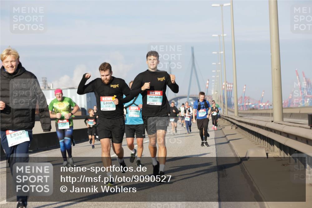 03.10.2025 - Köhlbrandbrückenlauf Jannik Wohlers http://msf.ph/oto/9090527 03.10.2025 09:59:01 Position 3 1372, 3206, 3229, 3207 meine-sportfotos.de