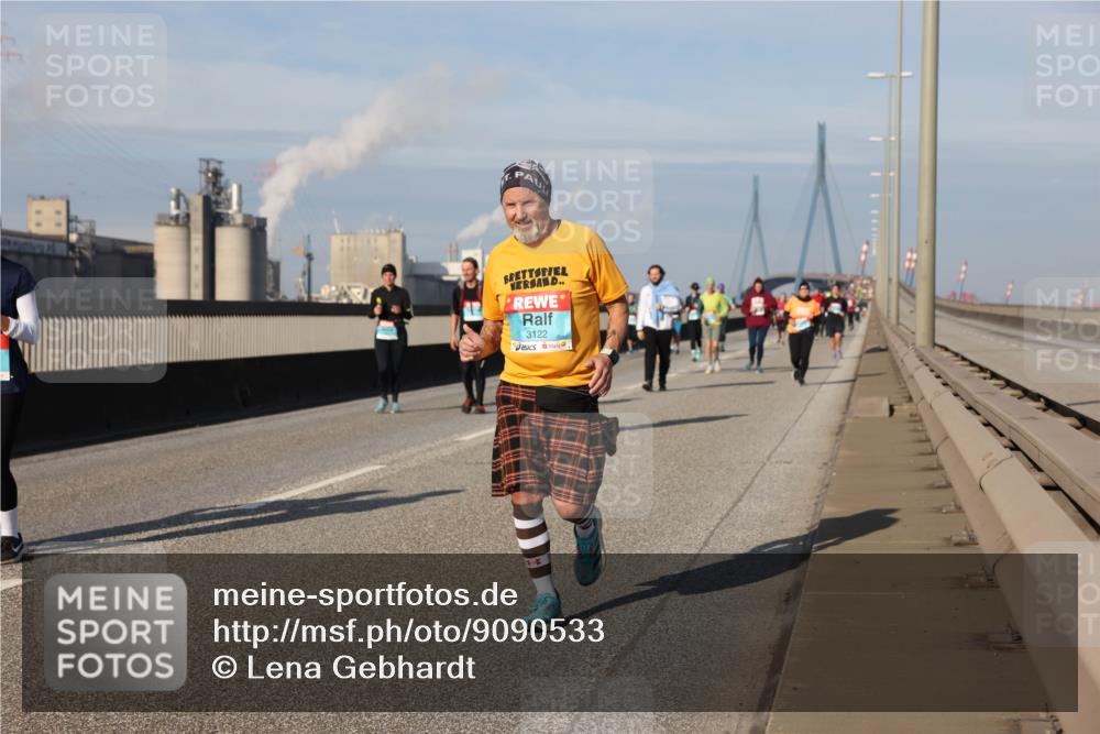 03.10.2025 - Köhlbrandbrückenlauf Lena Gebhardt http://msf.ph/oto/9090533 03.10.2025 10:07:37 Position 2 3122 meine-sportfotos.de