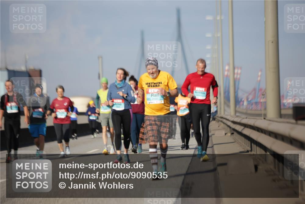 03.10.2025 - Köhlbrandbrückenlauf Jannik Wohlers http://msf.ph/oto/9090535 03.10.2025 10:10:26 Position 3 3122, 2321 meine-sportfotos.de