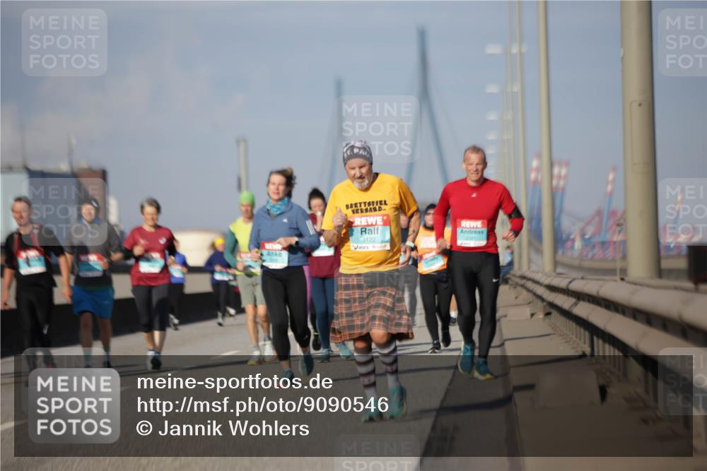 03.10.2025 - Köhlbrandbrückenlauf Jannik Wohlers http://msf.ph/oto/9090546 03.10.2025 10:10:26 Position 3 3122, 2321 meine-sportfotos.de
