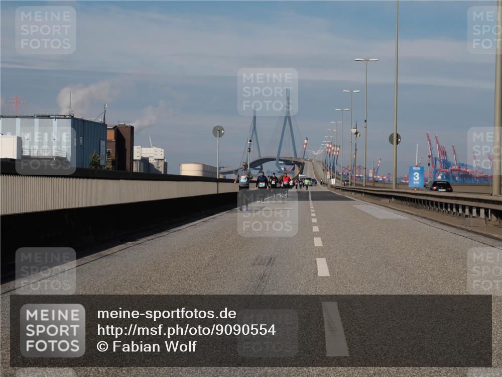 03.10.2025 - Köhlbrandbrückenlauf Fabian Wolf http://msf.ph/oto/9090554 03.10.2025 10:26:25 Position 3 3 meine-sportfotos.de