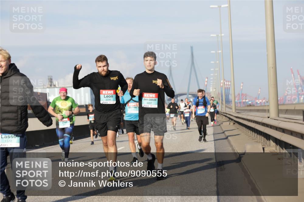 03.10.2025 - Köhlbrandbrückenlauf Jannik Wohlers http://msf.ph/oto/9090555 03.10.2025 09:59:01 Position 3 1372, 3206, 3207 meine-sportfotos.de