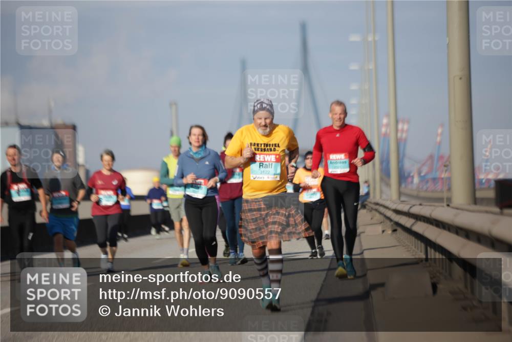 03.10.2025 - Köhlbrandbrückenlauf Jannik Wohlers http://msf.ph/oto/9090557 03.10.2025 10:10:27 Position 3 3122, 2321 meine-sportfotos.de
