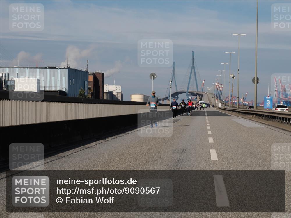 03.10.2025 - Köhlbrandbrückenlauf Fabian Wolf http://msf.ph/oto/9090567 03.10.2025 10:26:29 Position 3 3 meine-sportfotos.de