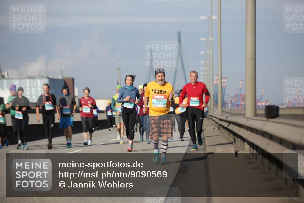 03.10.2025 - Köhlbrandbrückenlauf Jannik Wohlers http://msf.ph/oto/9090569 03.10.2025 10:10:27 Position 3 3122 meine-sportfotos.de
