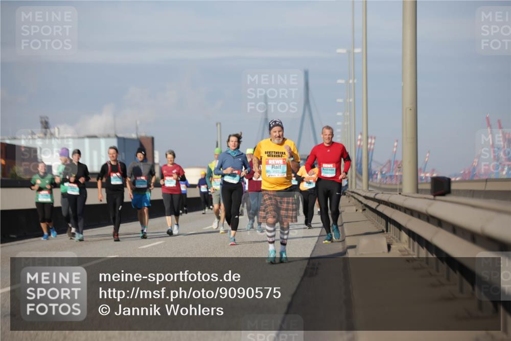 03.10.2025 - Köhlbrandbrückenlauf Jannik Wohlers http://msf.ph/oto/9090575 03.10.2025 10:10:27 Position 3 3122 meine-sportfotos.de