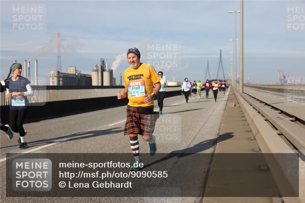 03.10.2025 - Köhlbrandbrückenlauf Lena Gebhardt http://msf.ph/oto/9090585 03.10.2025 10:07:37 Position 2 2263, 3122 meine-sportfotos.de
