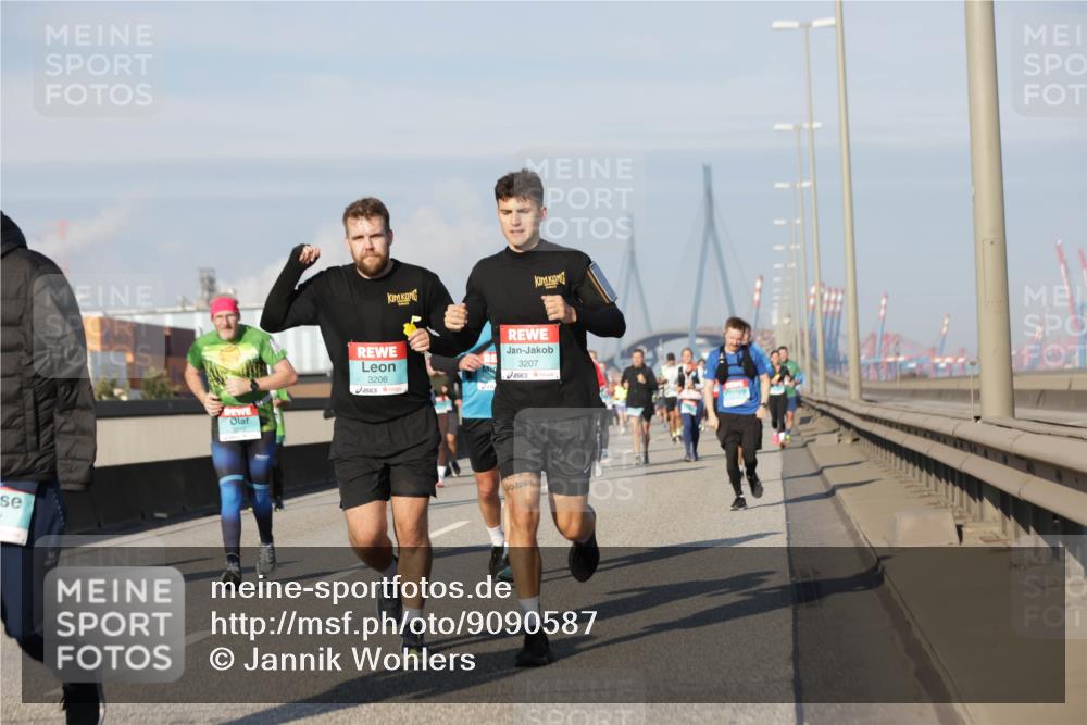 03.10.2025 - Köhlbrandbrückenlauf Jannik Wohlers http://msf.ph/oto/9090587 03.10.2025 09:59:01 Position 3 3206, 3207 meine-sportfotos.de