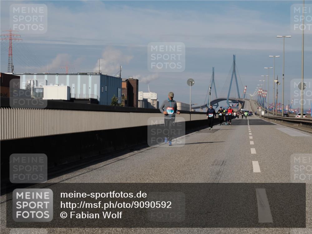 03.10.2025 - Köhlbrandbrückenlauf Fabian Wolf http://msf.ph/oto/9090592 03.10.2025 10:26:32 Position 3  meine-sportfotos.de