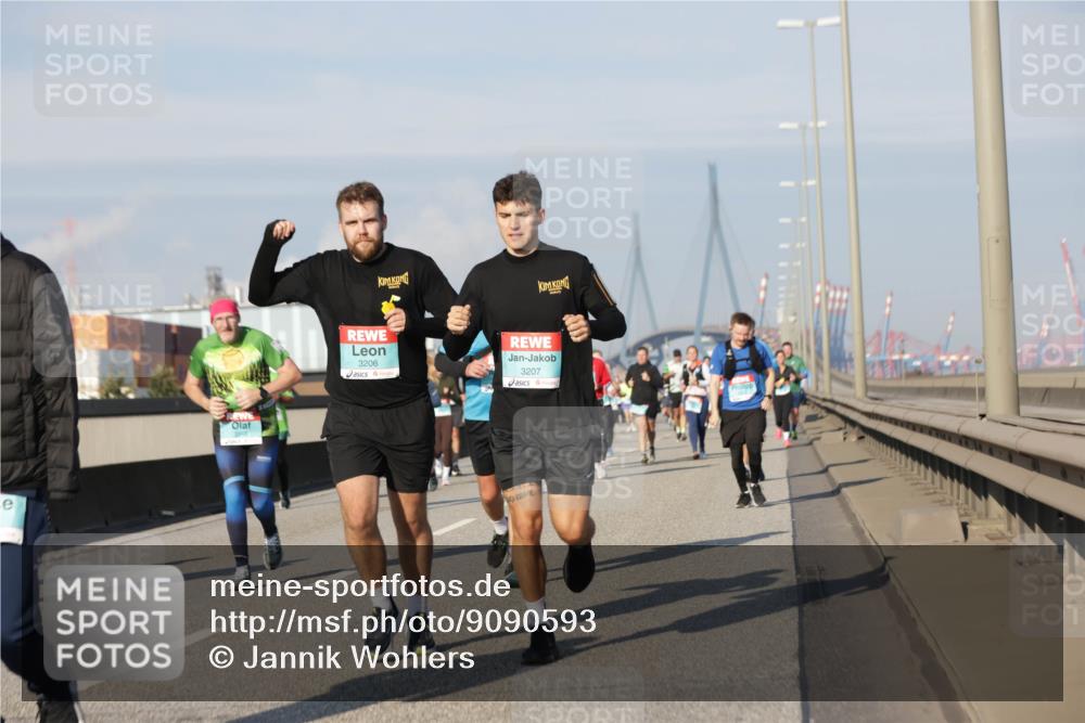 03.10.2025 - Köhlbrandbrückenlauf Jannik Wohlers http://msf.ph/oto/9090593 03.10.2025 09:59:02 Position 3 3206, 3207 meine-sportfotos.de
