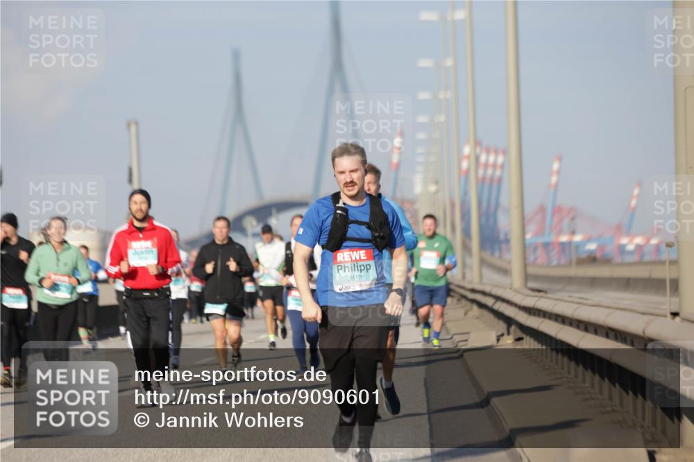 03.10.2025 - Köhlbrandbrückenlauf Jannik Wohlers http://msf.ph/oto/9090601 03.10.2025 09:59:04 Position 3 2812 meine-sportfotos.de