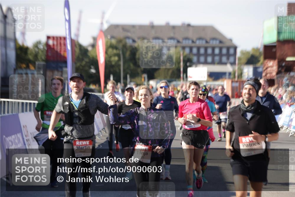 03.10.2025 - Köhlbrandbrückenlauf Jannik Wohlers http://msf.ph/oto/9090603 03.10.2025 13:19:38 Ziel 4691, 4971, 4981, 5047, 5148, 5405, 5578, 5647, 5648, 5650, 5838, 5931, 5975, 6382, 6383, 6600, 6776 meine-sportfotos.de