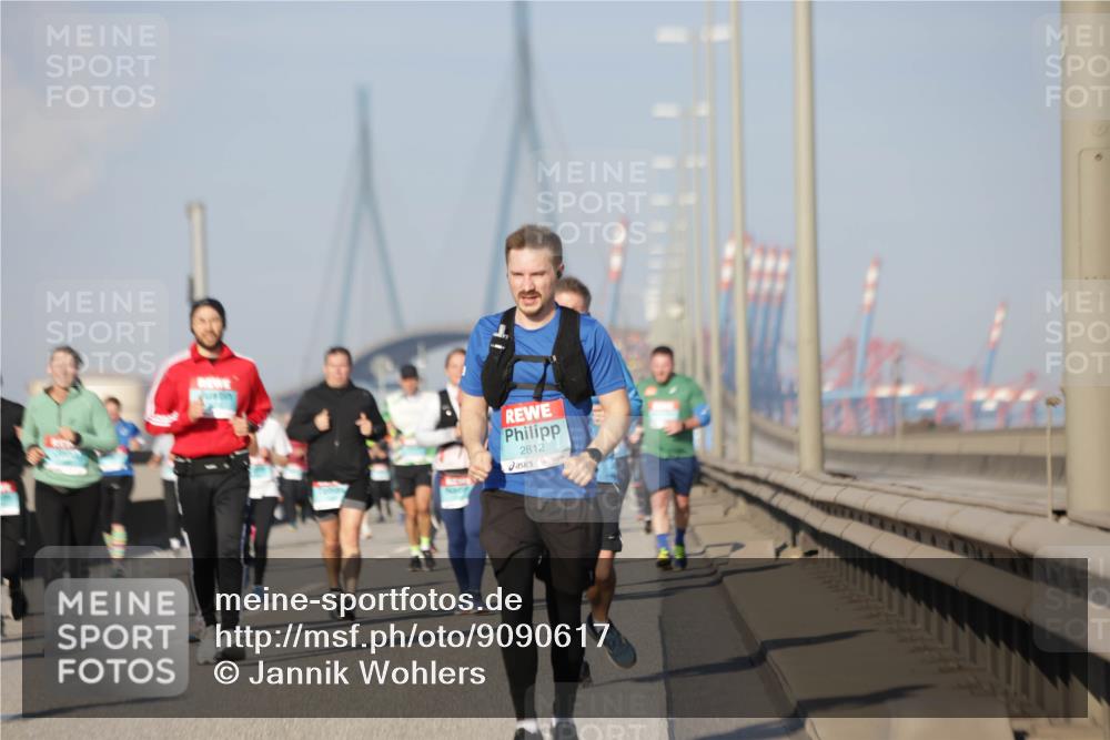 03.10.2025 - Köhlbrandbrückenlauf Jannik Wohlers http://msf.ph/oto/9090617 03.10.2025 09:59:04 Position 3 2812 meine-sportfotos.de