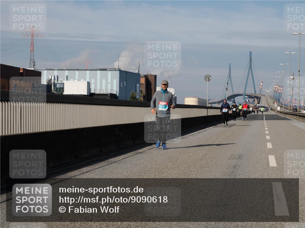03.10.2025 - Köhlbrandbrückenlauf Fabian Wolf http://msf.ph/oto/9090618 03.10.2025 10:26:34 Position 3  meine-sportfotos.de