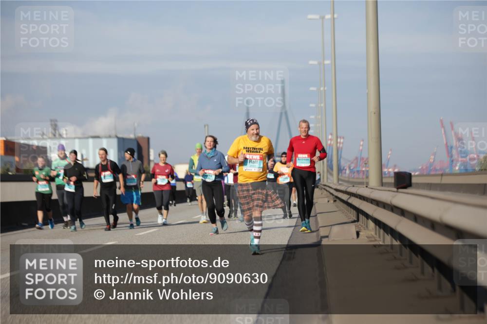 03.10.2025 - Köhlbrandbrückenlauf Jannik Wohlers http://msf.ph/oto/9090630 03.10.2025 10:10:27 Position 3 3122 meine-sportfotos.de