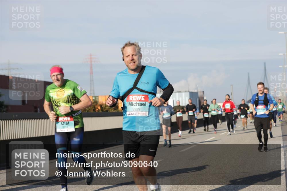 03.10.2025 - Köhlbrandbrückenlauf Jannik Wohlers http://msf.ph/oto/9090640 03.10.2025 09:59:05 Position 3 3348, 3229 meine-sportfotos.de