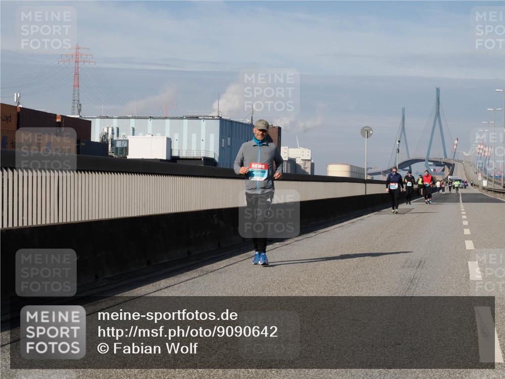 03.10.2025 - Köhlbrandbrückenlauf Fabian Wolf http://msf.ph/oto/9090642 03.10.2025 10:26:35 Position 3  meine-sportfotos.de