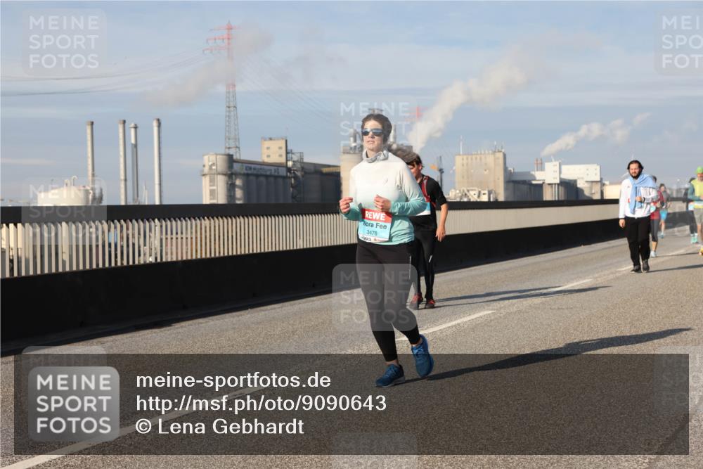 03.10.2025 - Köhlbrandbrückenlauf Lena Gebhardt http://msf.ph/oto/9090643 03.10.2025 10:07:40 Position 2 3476 meine-sportfotos.de