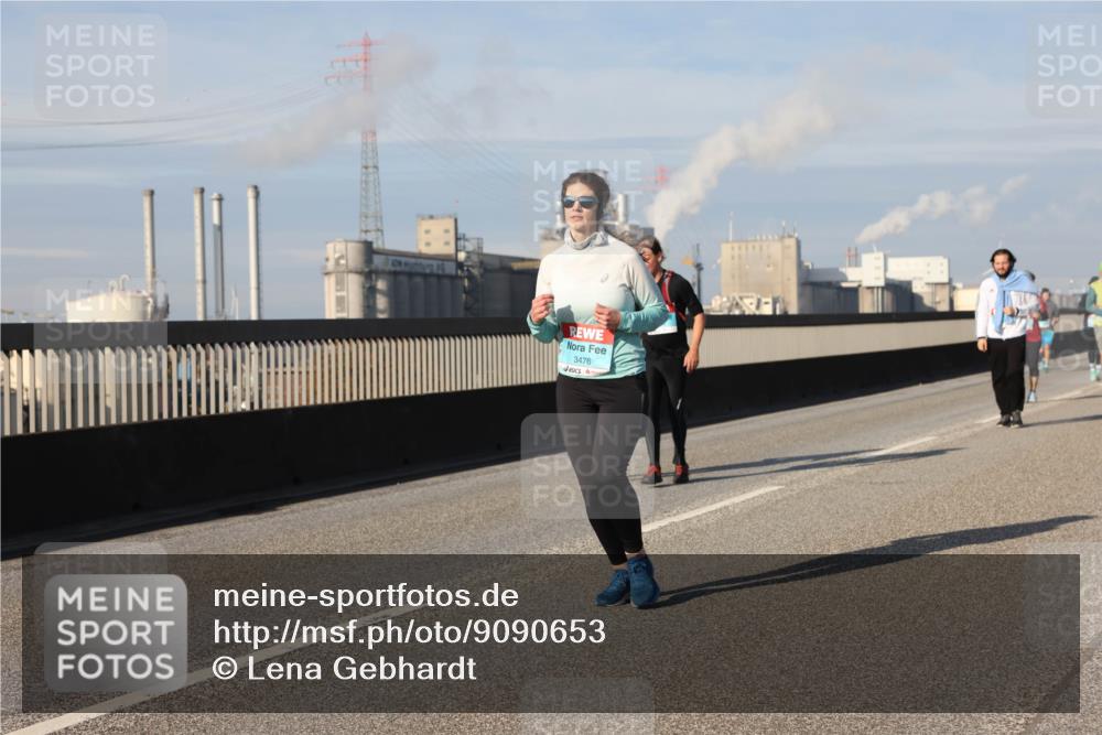 03.10.2025 - Köhlbrandbrückenlauf Lena Gebhardt http://msf.ph/oto/9090653 03.10.2025 10:07:40 Position 2 3476 meine-sportfotos.de