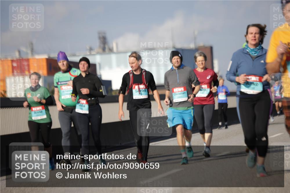 03.10.2025 - Köhlbrandbrückenlauf Jannik Wohlers http://msf.ph/oto/9090659 03.10.2025 10:10:29 Position 3 2863 meine-sportfotos.de