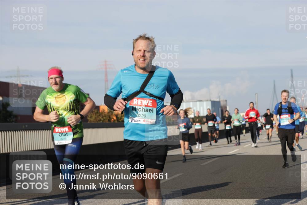 03.10.2025 - Köhlbrandbrückenlauf Jannik Wohlers http://msf.ph/oto/9090661 03.10.2025 09:59:05 Position 3 3348, 3229 meine-sportfotos.de