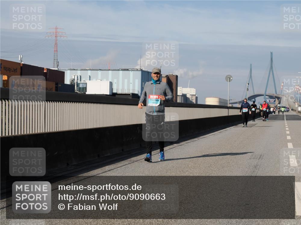 03.10.2025 - Köhlbrandbrückenlauf Fabian Wolf http://msf.ph/oto/9090663 03.10.2025 10:26:36 Position 3  meine-sportfotos.de