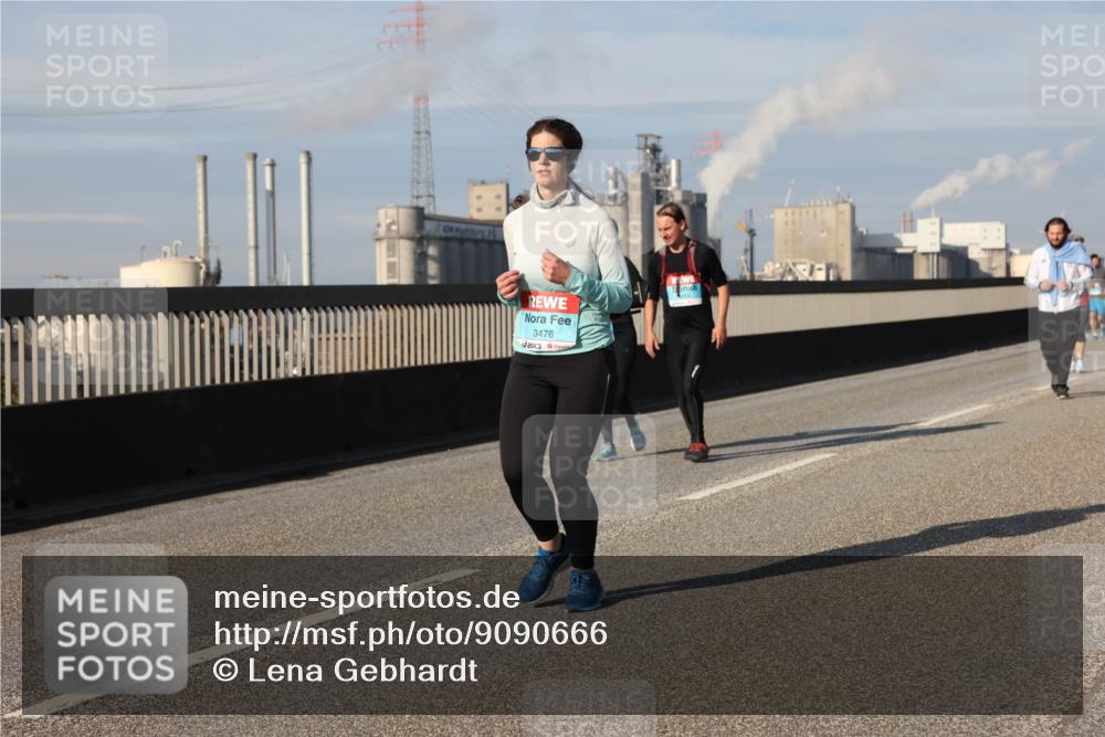 03.10.2025 - Köhlbrandbrückenlauf Lena Gebhardt http://msf.ph/oto/9090666 03.10.2025 10:07:40 Position 2 3476 meine-sportfotos.de