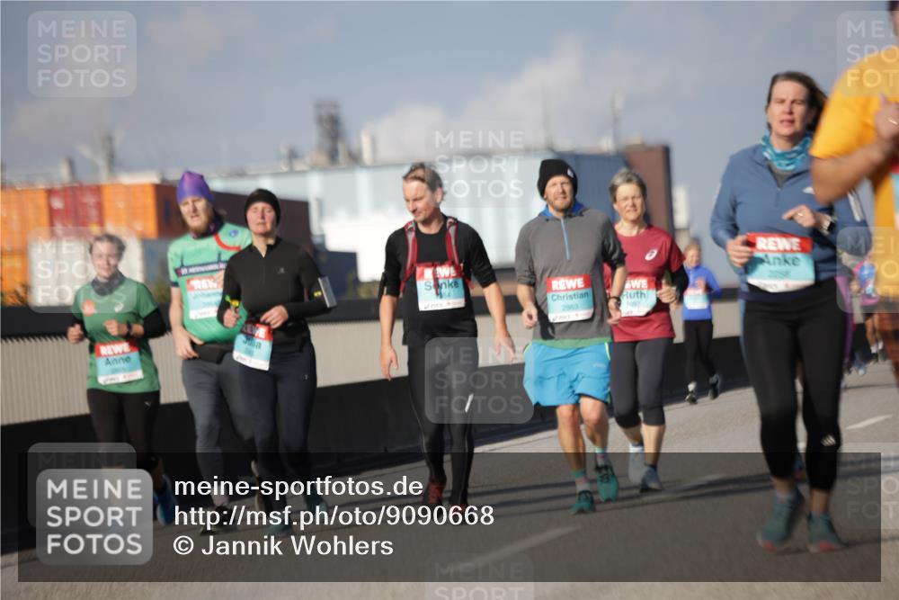 03.10.2025 - Köhlbrandbrückenlauf Jannik Wohlers http://msf.ph/oto/9090668 03.10.2025 10:10:29 Position 3 2863, 1097 meine-sportfotos.de