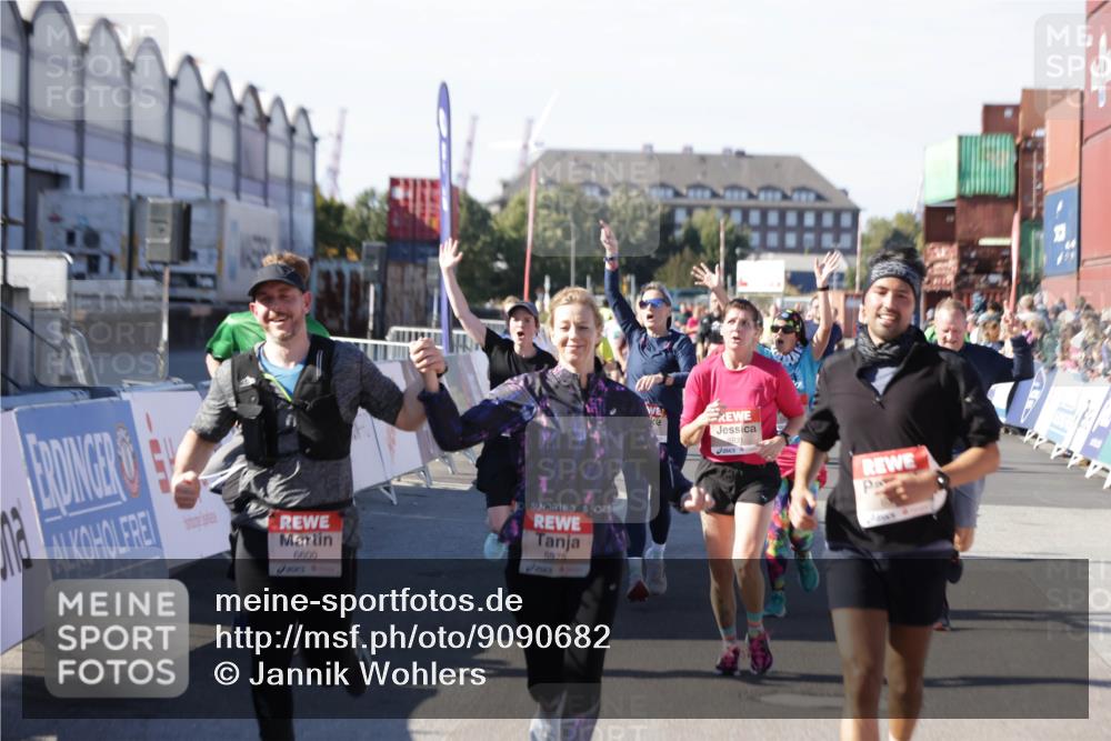 03.10.2025 - Köhlbrandbrückenlauf Jannik Wohlers http://msf.ph/oto/9090682 03.10.2025 13:19:40 Ziel 4691, 4981, 5047, 5148, 5647, 5648, 5650, 5838, 5931, 5975, 6382, 6383, 6509, 6600, 6776 meine-sportfotos.de