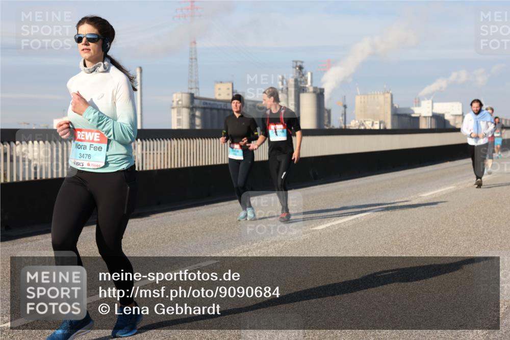 03.10.2025 - Köhlbrandbrückenlauf Lena Gebhardt http://msf.ph/oto/9090684 03.10.2025 10:07:41 Position 2 3476 meine-sportfotos.de