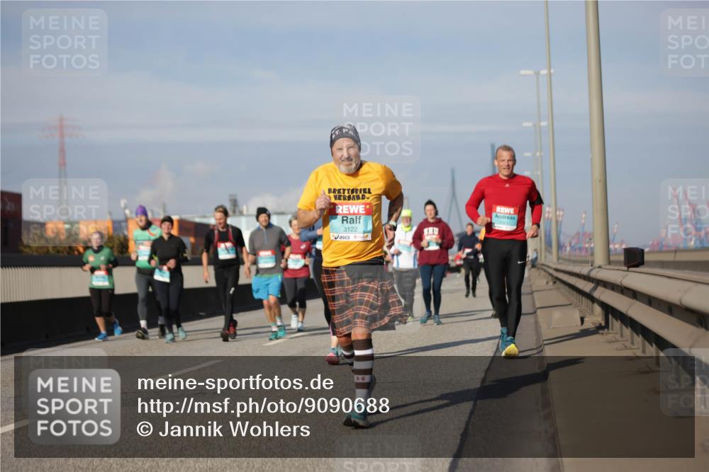 03.10.2025 - Köhlbrandbrückenlauf Jannik Wohlers http://msf.ph/oto/9090688 03.10.2025 10:10:31 Position 3 3122, 2321 meine-sportfotos.de