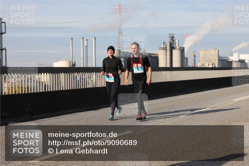 03.10.2025 - Köhlbrandbrückenlauf Lena Gebhardt http://msf.ph/oto/9090689 03.10.2025 10:07:42 Position 2  meine-sportfotos.de
