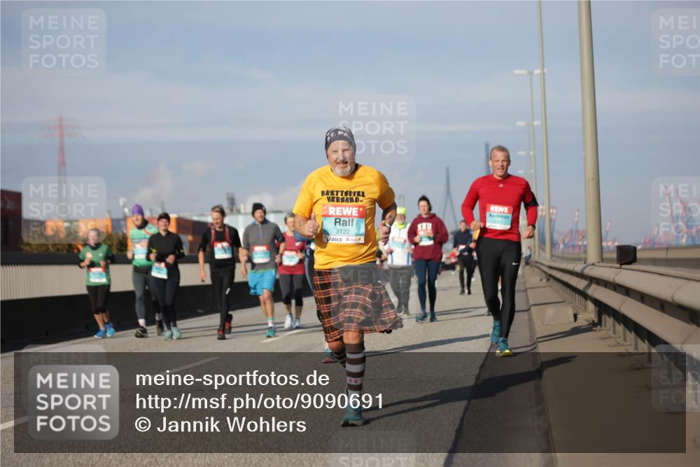 03.10.2025 - Köhlbrandbrückenlauf Jannik Wohlers http://msf.ph/oto/9090691 03.10.2025 10:10:31 Position 3 3122, 2321 meine-sportfotos.de